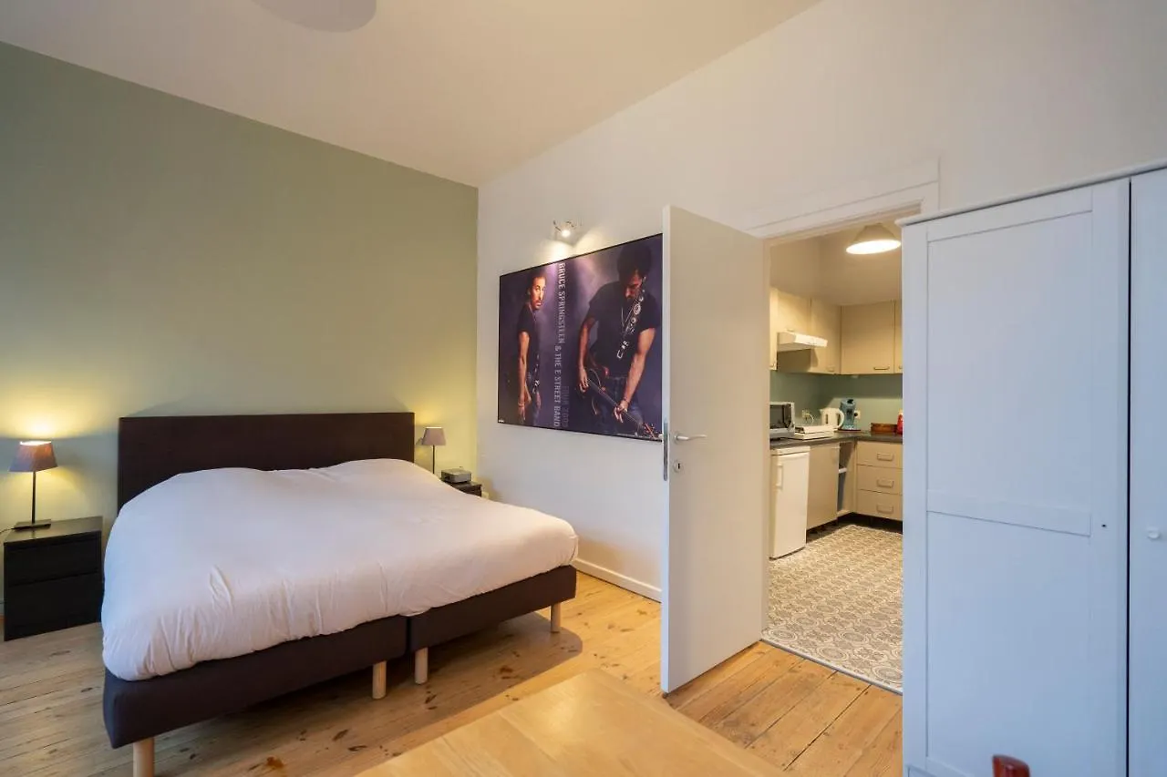 Because The Night City Lodge Antwerpen 3*,