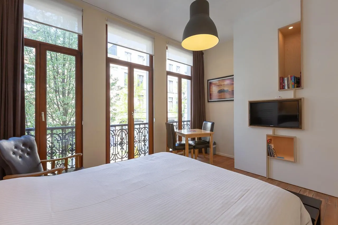Because The Night City Lodge Antwerpen Frühstückspension