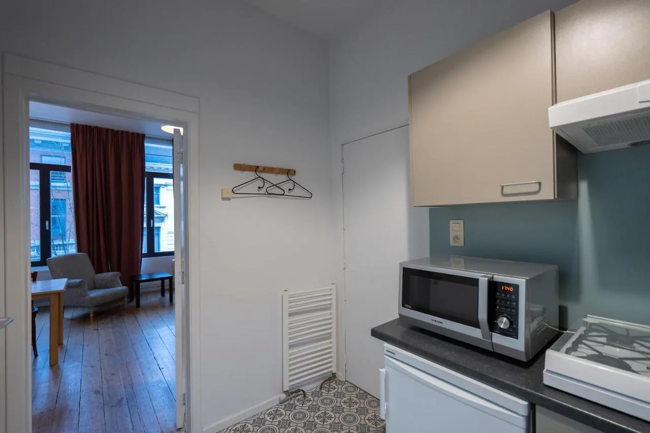 Because The Night City Lodge Antwerp Bed & Breakfast